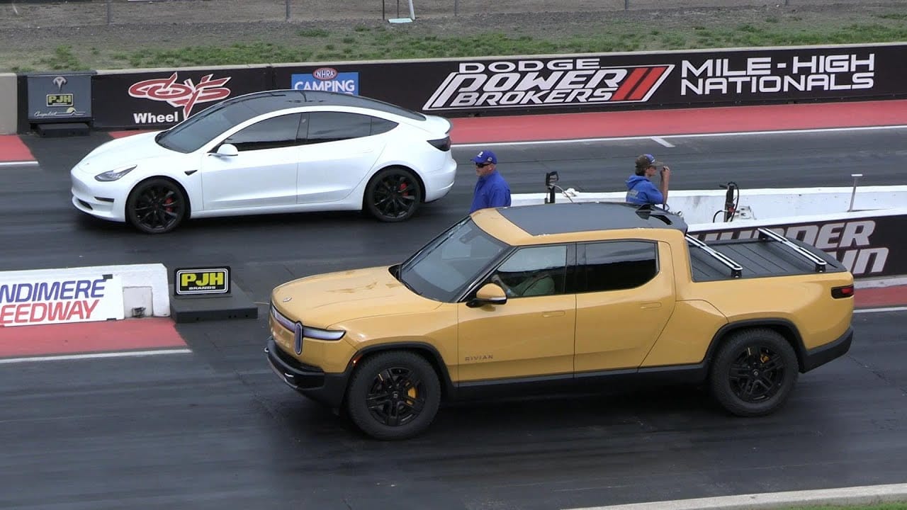 Tesla-vs-Rivian-Analisis-de-vehiculos-electricos - Hispamer Noticias Tesla vs. Rivian: Análisis de vehículos eléctricos Hispamer Noticias