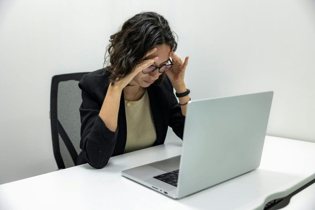 Cómo encontrar empleo en tiempos de incertidumbre económica: claves para destacar entre los candidatos