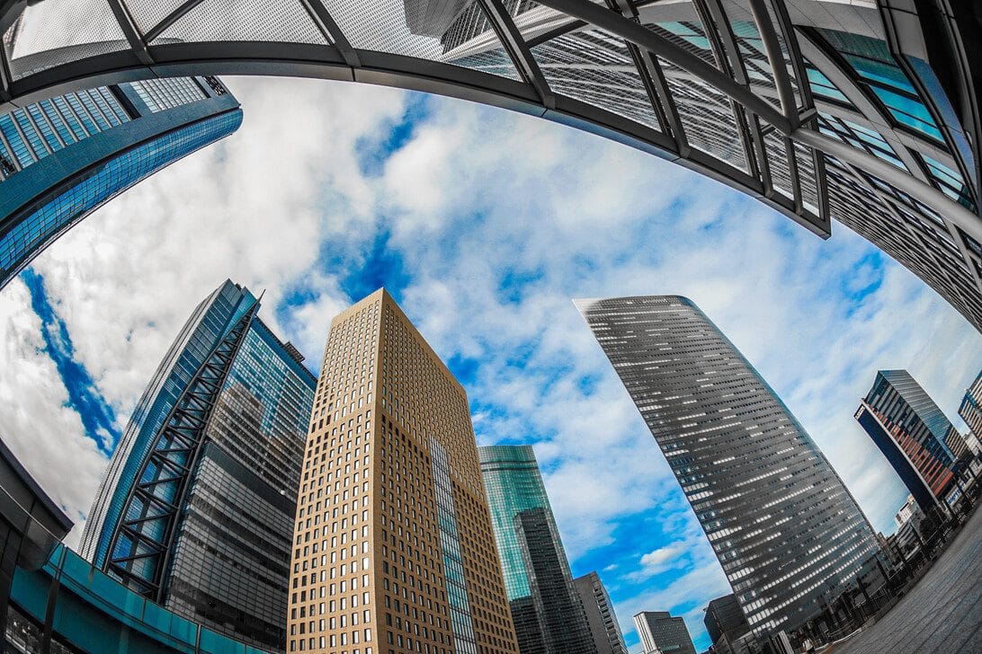 Minato-ku Tokyo Shiodome office buildings and blue sky - Hispamer Noticias Hispamer Noticias